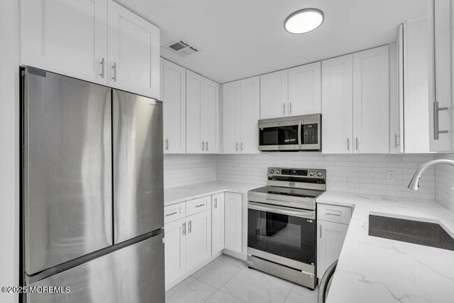 Building Photo - 9A Juniper Ln