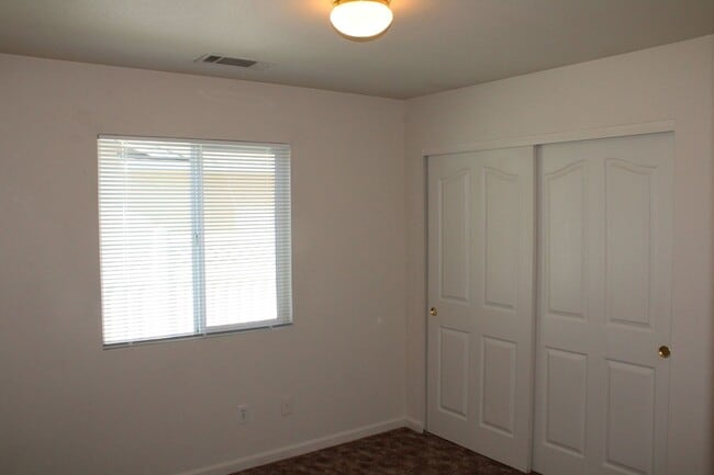 Building Photo - 3720 Vinewood Dr