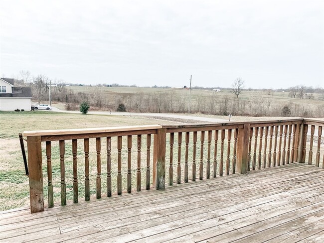 Building Photo - 545 Genrose Dr