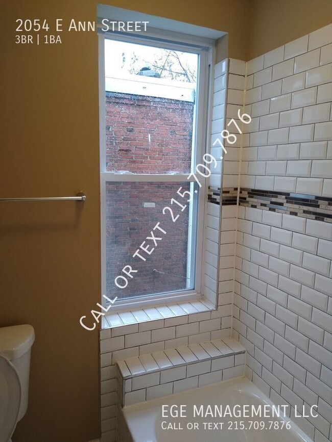 Building Photo - 2054 Ann St