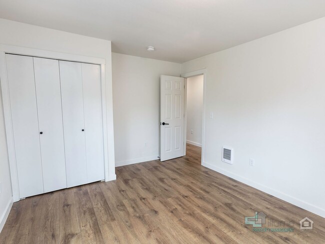 Building Photo - Beautifully Renovated 3-Bedroom Home with ...