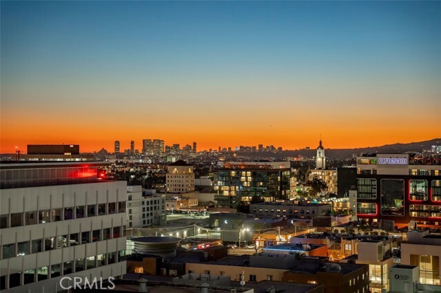 Building Photo - 6250 Hollywood Blvd