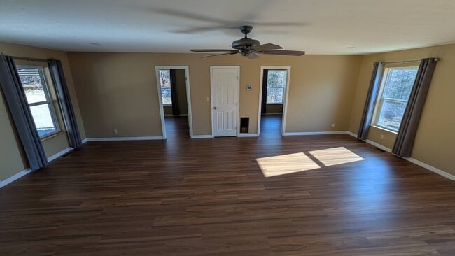 Building Photo - 7637 Coon Creek Rd