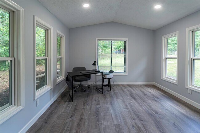 Building Photo - 986 Bramwell Ln