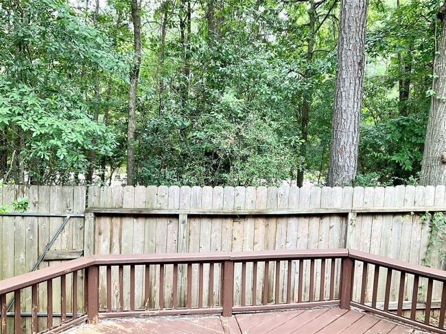 Building Photo - 186 N Valley Oaks Cir