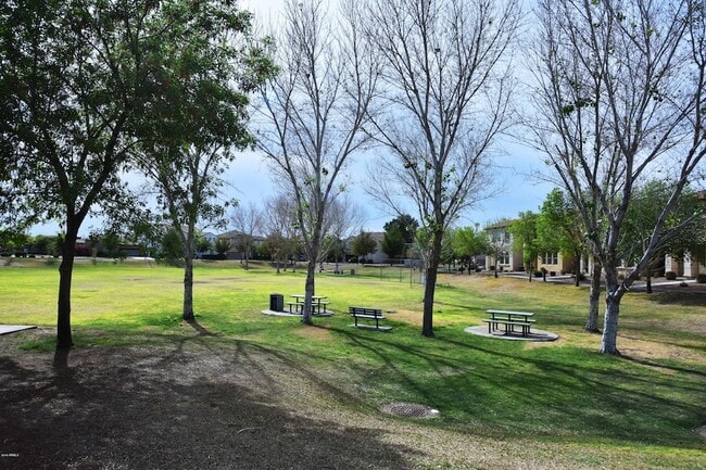 Building Photo - 4757 E Woodside Way