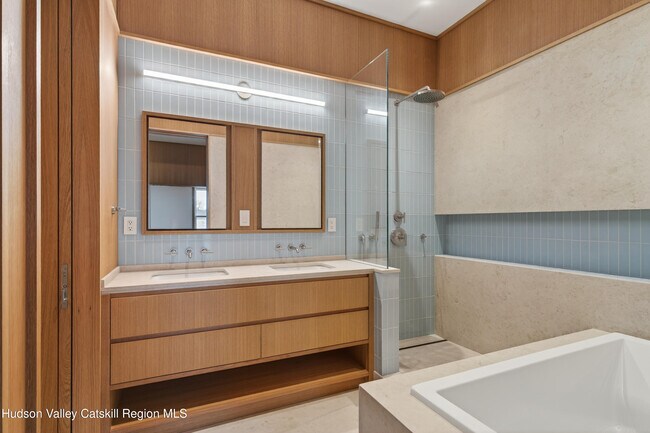 Building Photo - 316 Wall St