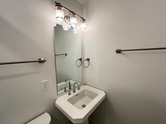 Building Photo - 1228 E Juneau Ave