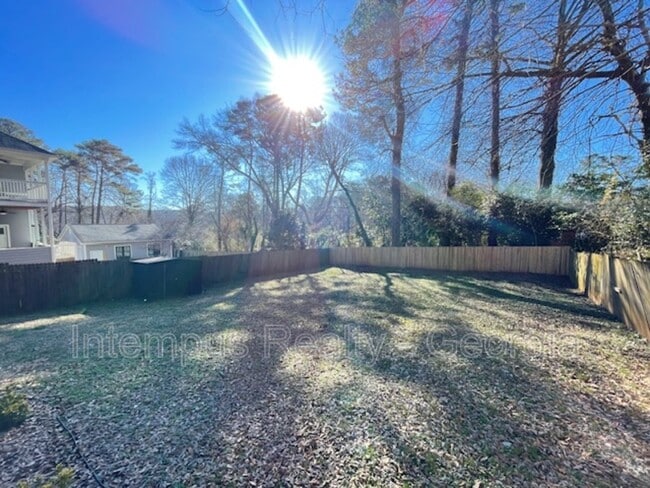 Building Photo - 2867 Joyce Ave