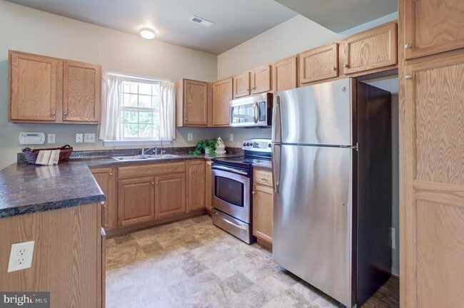 Building Photo - 6716 N Grand Brook Cir