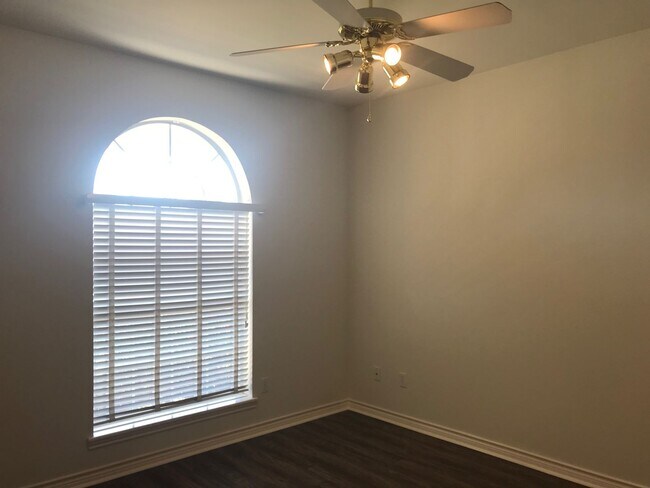 Building Photo - 3106 Silkwood Dr