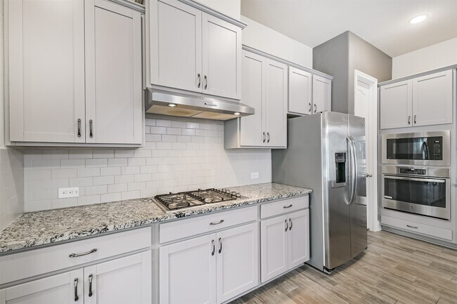 Building Photo - 210 Liatris Ct