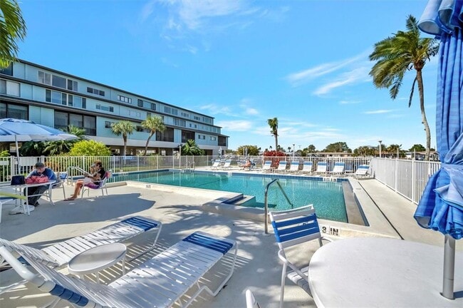 Building Photo - 9604 Cortez Rd W