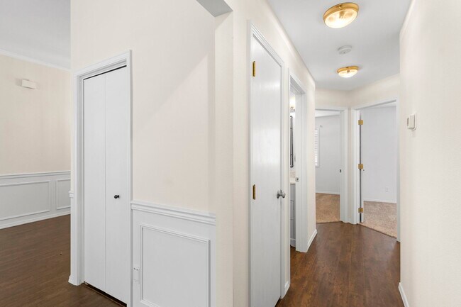 Building Photo - 8290 N Uplands Dr