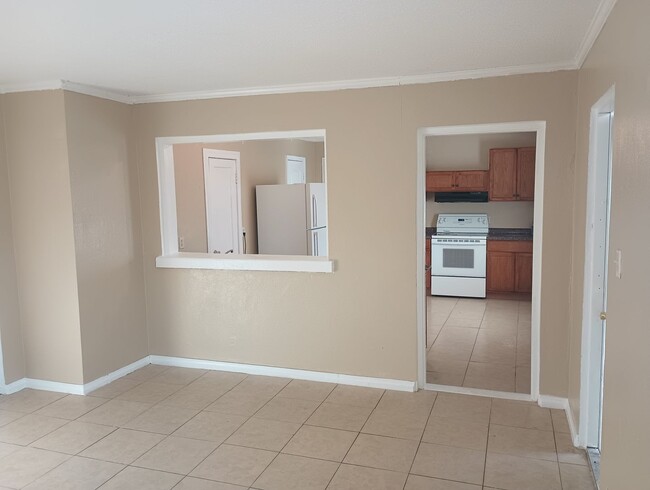 Building Photo - 2/1 Unit for rent in Lake Wales