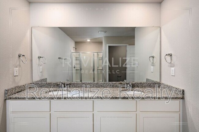 Building Photo - 8072 Irwin Loop