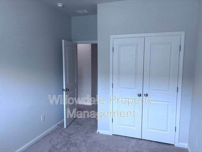 Building Photo - 187 Central Townes Wy