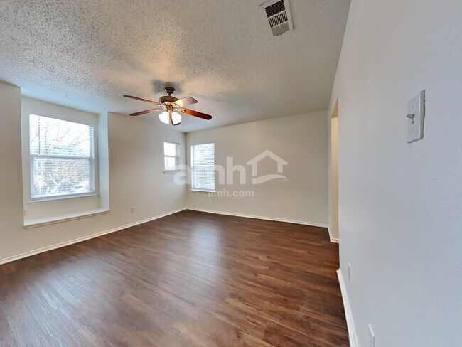 Building Photo - 4026 Holly Leaf Court