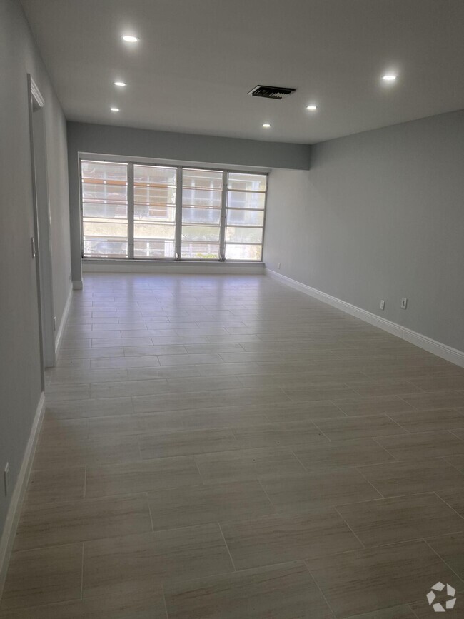 Building Photo - 1051 Orange Terrace