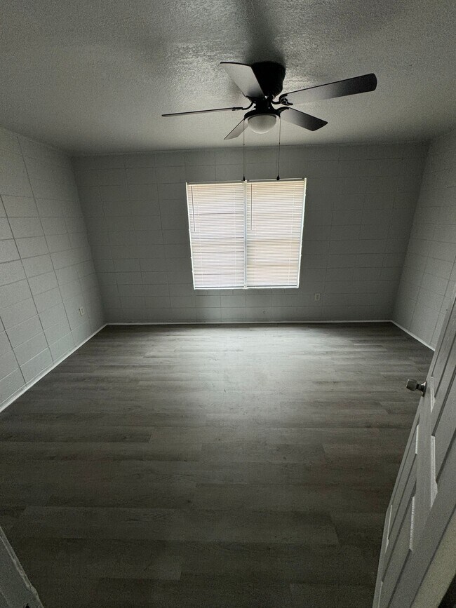 Building Photo - Bryant Place