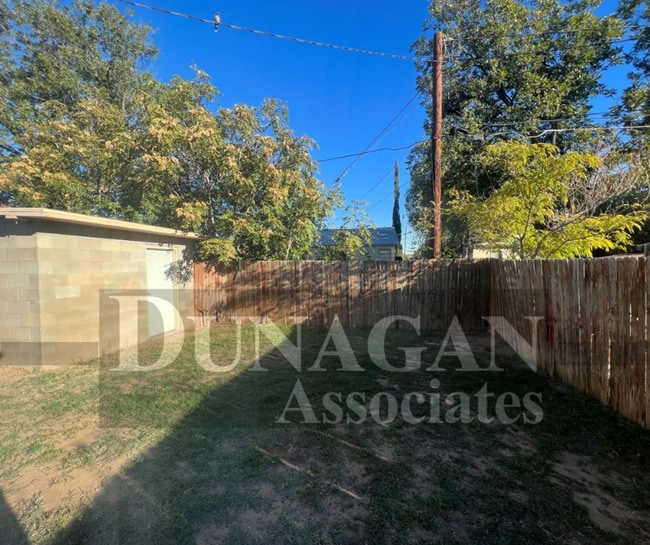Building Photo - OPEN HOUSE ON 10/17 @ 2:25! Call us today ...