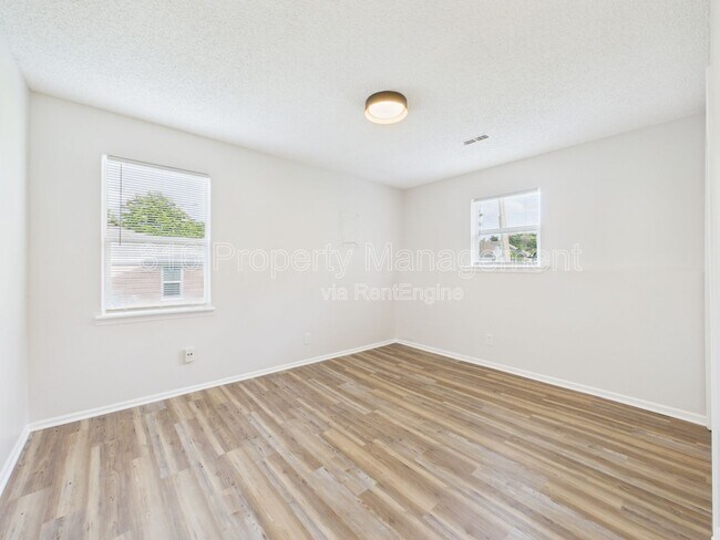 Building Photo - 3104 Orville Ave
