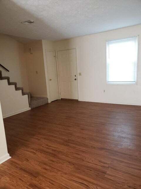 Building Photo - 321 Churchill Dr