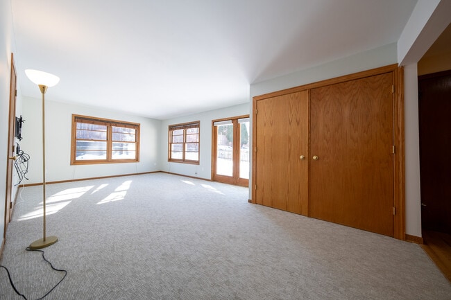 Building Photo - 5209 W 61st St