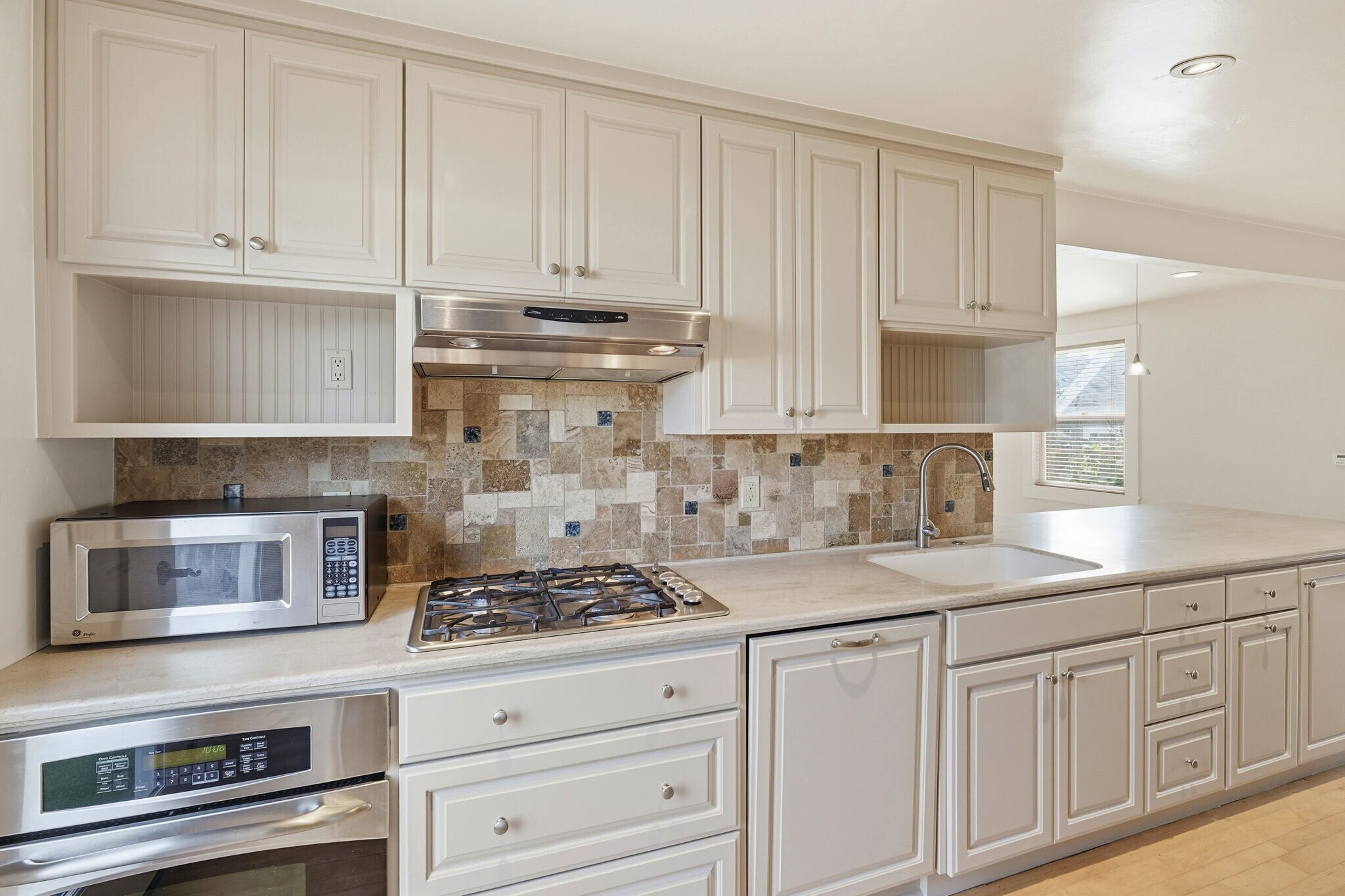 Building Photo - 603 Poplar Ave