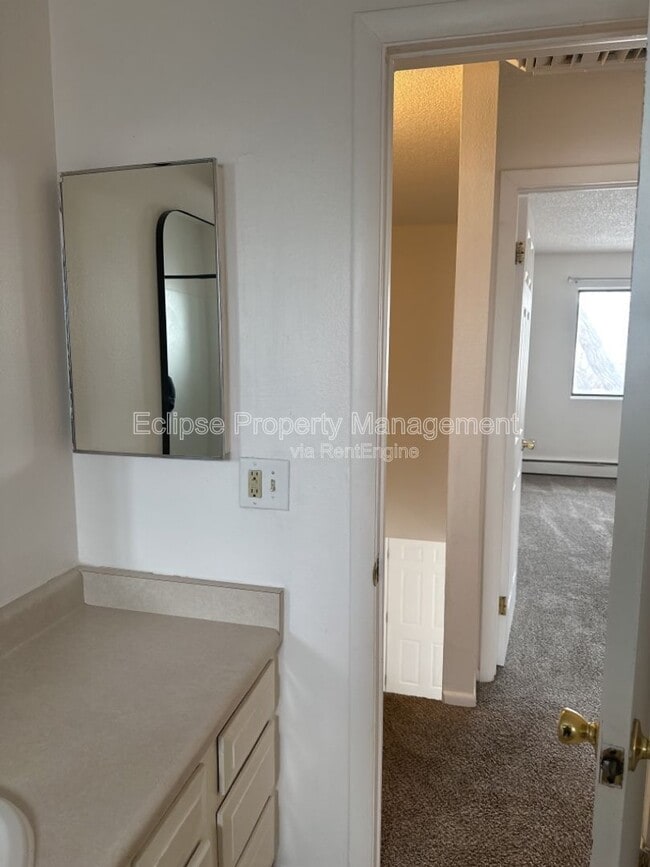 Building Photo - 3247 Main St