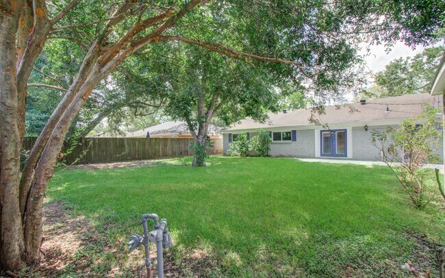 Building Photo - 11403 Braewick Dr