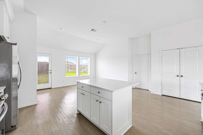 Building Photo - 26603 Woodland Strawberry Ln