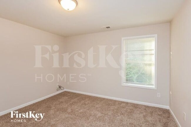 Building Photo - 5862 Bridgeport Ct