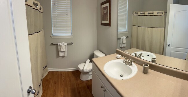 Building Photo - 1302 Belle Point Dr