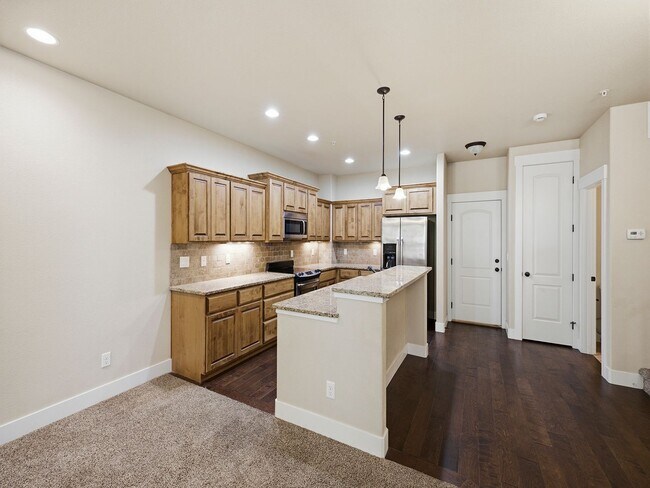 Building Photo - Gorgeous 3-Story Townhome in Excellent Fort Collins Location!