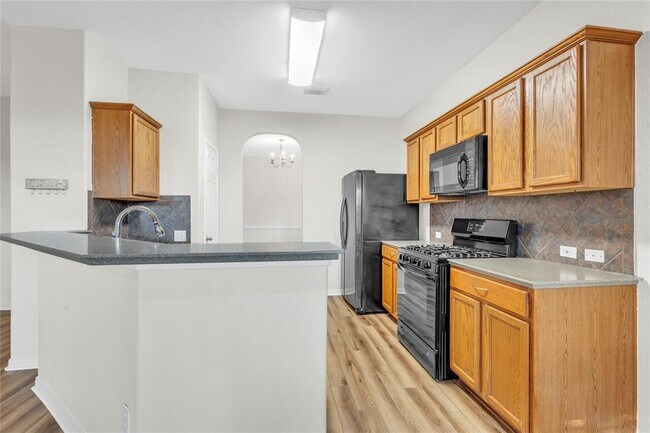 Building Photo - 415 Abbey Ln