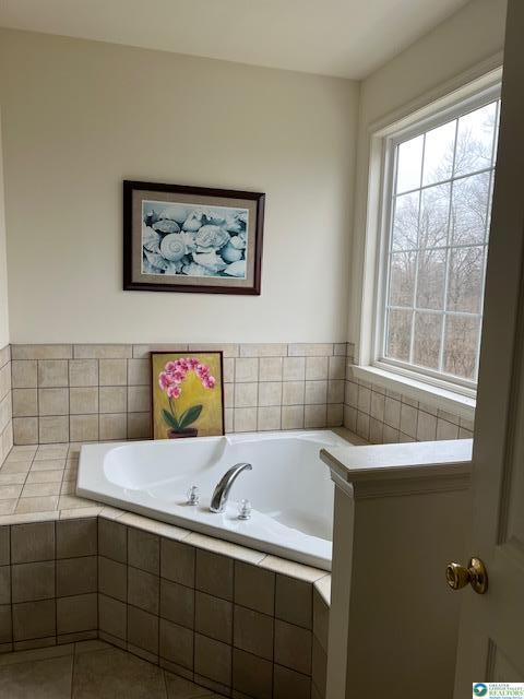 Building Photo - 40 Hillside Ct S