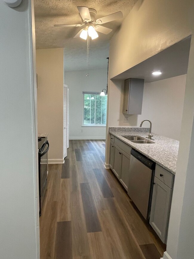 Building Photo - Beautifully renovated 3/2 off of Newton Br...