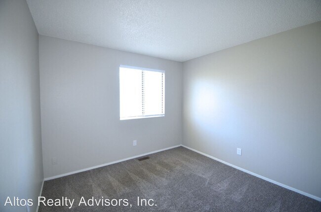 Building Photo - 16071-16099 E 16th Ave