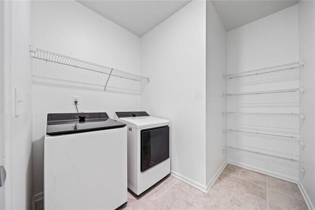 Building Photo - 4232 Hickory Pne Aly