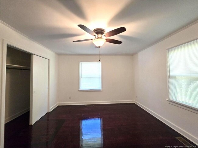 Building Photo - 216 Country Club Dr