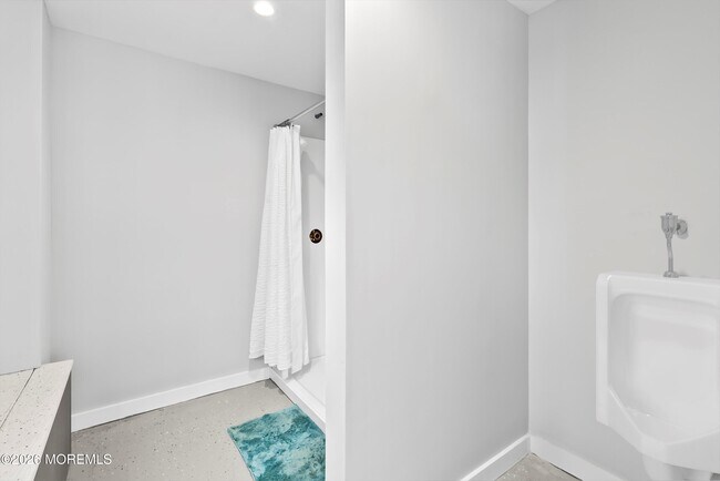 Building Photo - 315 Hiering Ave