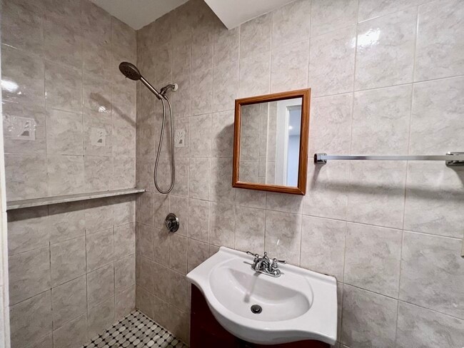 Building Photo - 88 Elmwood Ave