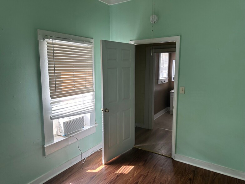 Building Photo - 24 Palmer St