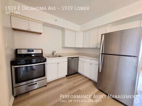 Building Photo - Spacious 3BR lower unit with modern applia...