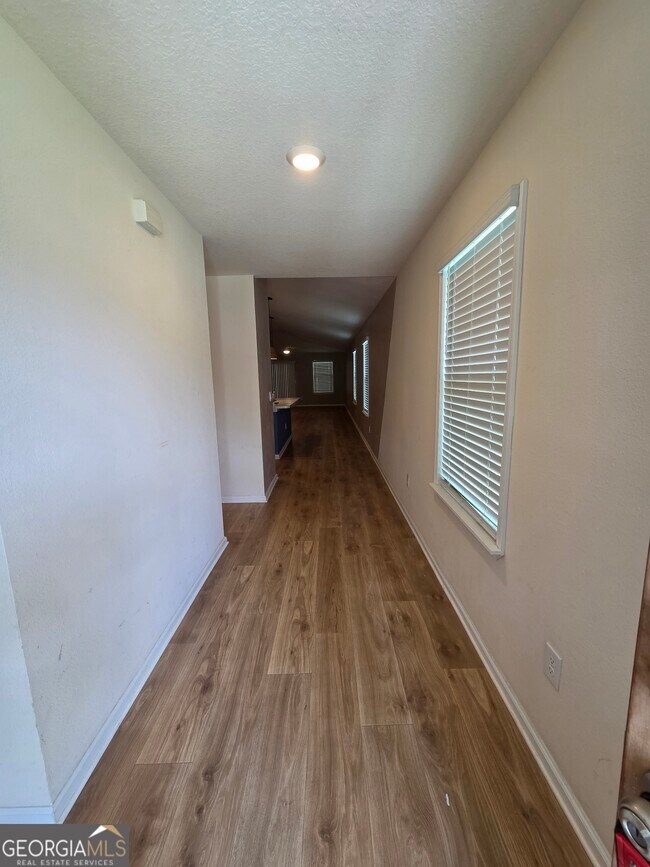 Building Photo - 152 Ashwood Cir