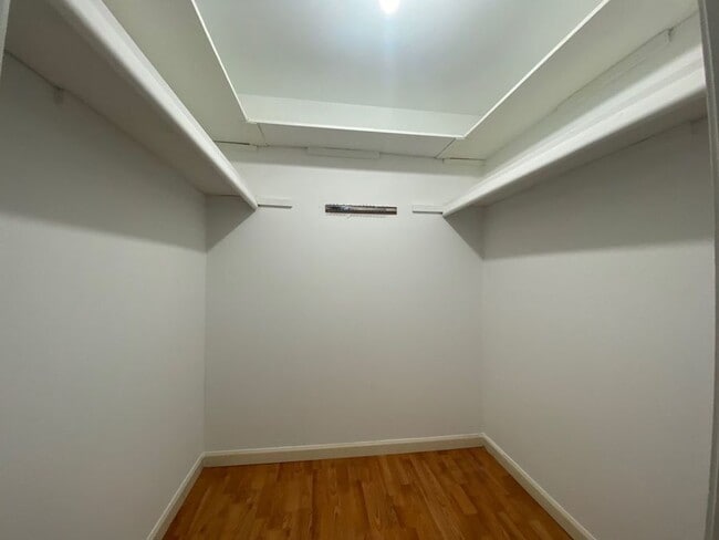 Building Photo - 17381 Washington Ct