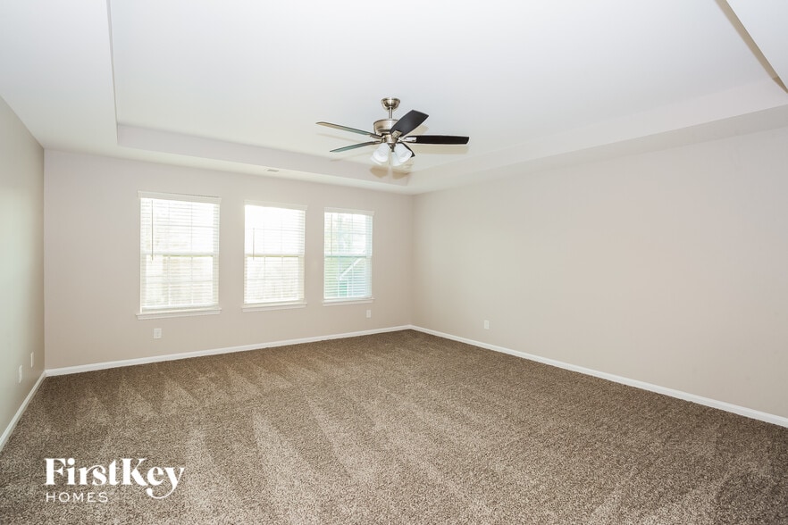 Building Photo - 15516 Laverack Ln