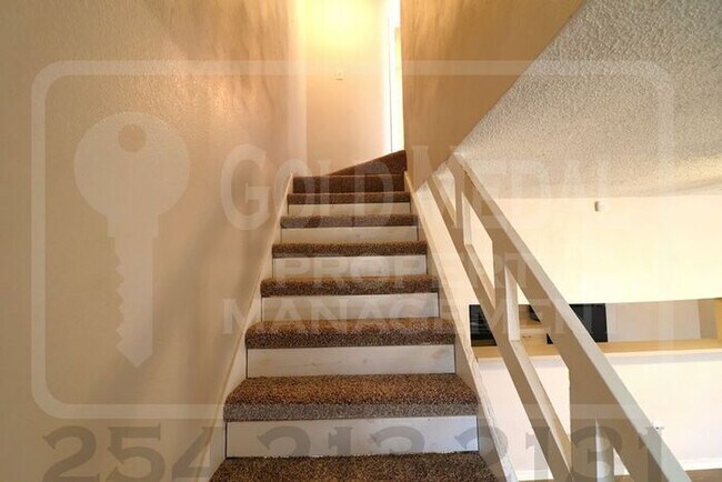 Building Photo - 503 Longhorn Cir