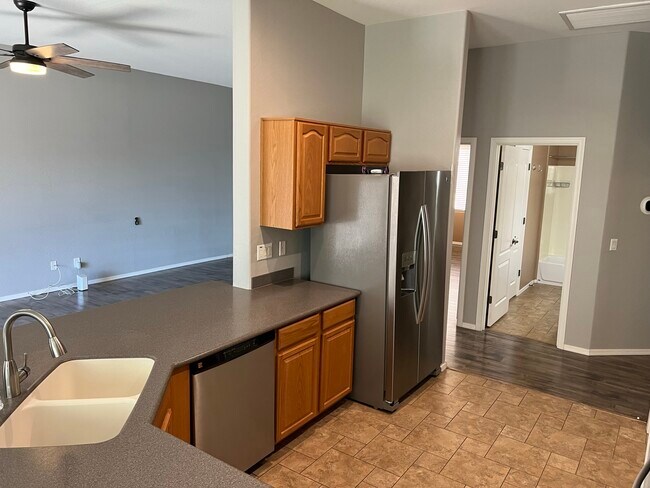 Building Photo - 25 S Quinn Cir